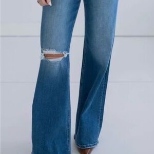 Women’s Blue High-Rise Wide Leg Jeans with Distressed Knee